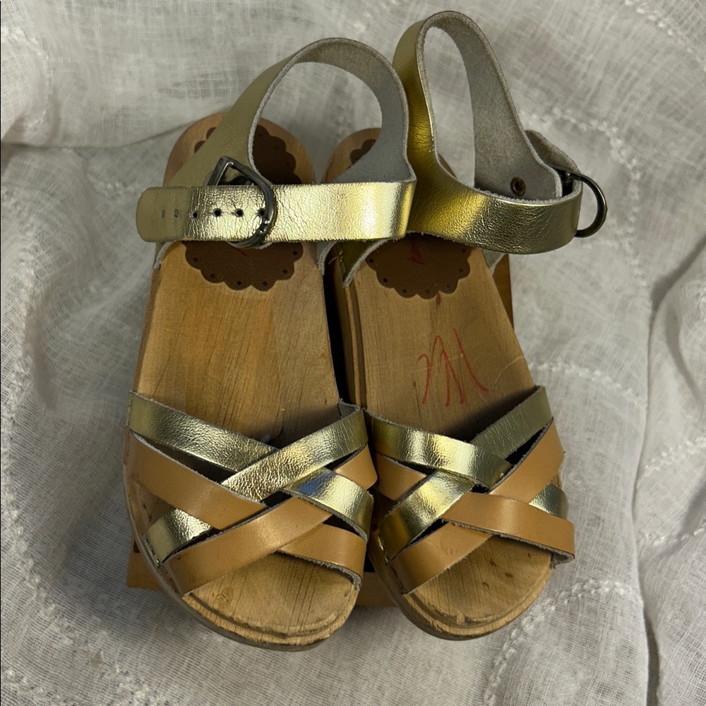 Hanna Andersson leather sandal clog
